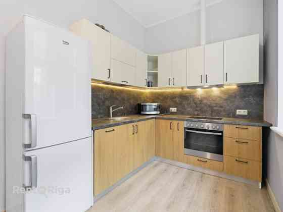 Свежая 3-комнатная квартира в центре Риги!  Продуманная планировка  прихожая, Rīga