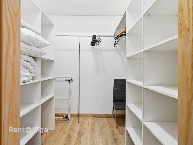 Svaigs 3-istabu dzīvoklis Rīgas centrā!   Pārdomāts plānojums  ieejas halle, viesistaba Rīga - foto 8