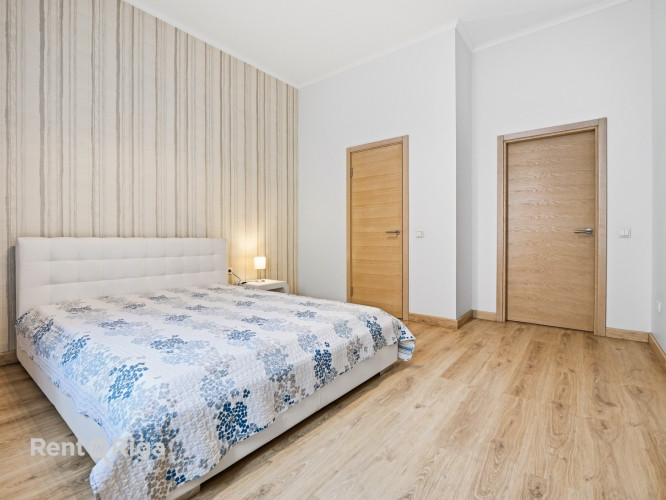 Svaigs 3-istabu dzīvoklis Rīgas centrā!   Pārdomāts plānojums  ieejas halle, viesistaba Rīga - foto 7