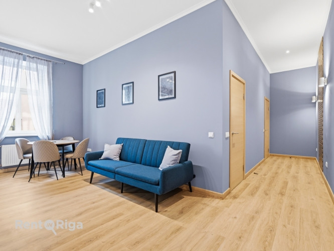 Svaigs 3-istabu dzīvoklis Rīgas centrā!   Pārdomāts plānojums  ieejas halle, viesistaba Rīga - foto 5