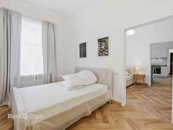 Свежая 3-комнатная квартира в центре Риги!  Продуманная планировка  прихожая, Rīga
