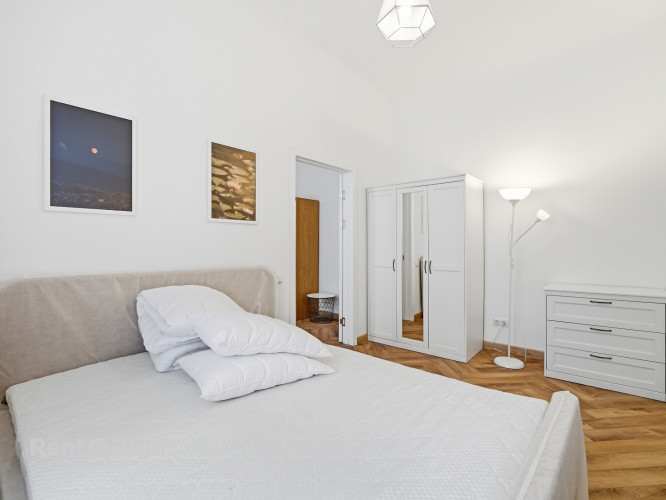 Svaigs 3-istabu dzīvoklis Rīgas centrā!   Pārdomāts plānojums  ieejas halle, viesistaba Rīga - foto 2