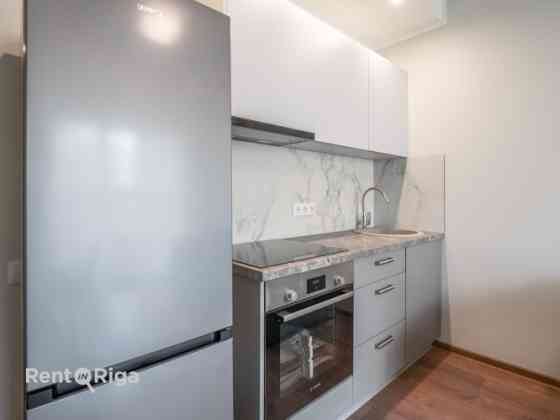 Сдается просторная и светлая 2-комнатная квартира с удобной планировкой. Rīga