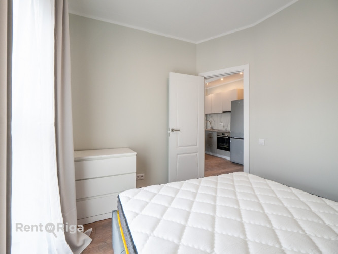 Pieejams plašs un gaišs 2 istabu dzīvoklis ar ērtu plānojumu. Dzīvoklis ir pilnībā Rīga - foto 6