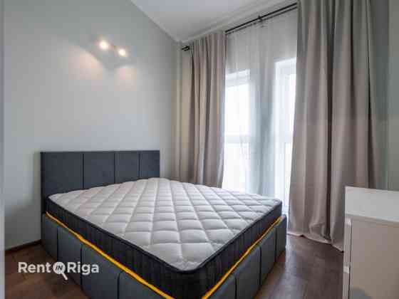 Сдается просторная и светлая 2-комнатная квартира-лофт с высокими потолками и Рига