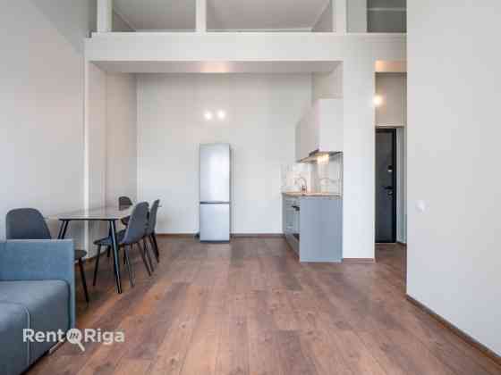 Сдается просторная и светлая 2-комнатная квартира-лофт с высокими потолками и Рига