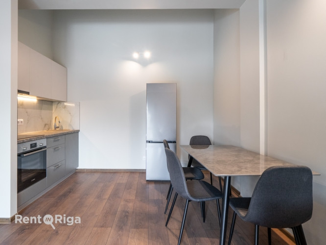 Сдается просторная и светлая 2-комнатная квартира-лофт с высокими потолками и Рига - изображение 4