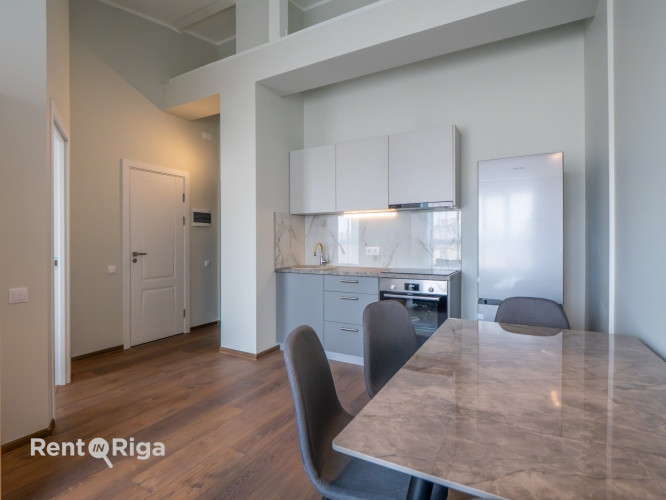 Сдается просторная и светлая 2-комнатная квартира-лофт с высокими потолками и Рига - изображение 4