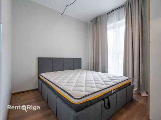 Сдается просторная и светлая 2-комнатная квартира с удобной планировкой. Рига