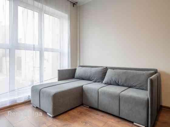 Сдается просторная и светлая 2-комнатная квартира с удобной планировкой. Рига