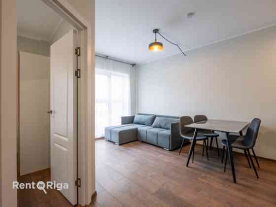 Сдается просторная и светлая 2-комнатная квартира с удобной планировкой. Рига