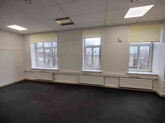 Studija / birojs / dzīvoklis ar 4 istabām.  + Maza virtuvīte. + Sava tualete ar dušu. + Noliktavas t Rīga