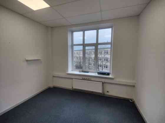 Studija / birojs / dzīvoklis ar 4 istabām.  + Maza virtuvīte. + Sava tualete ar dušu. + Noliktavas t Rīga