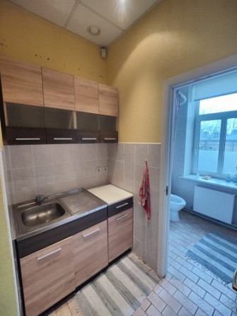 Studija / birojs / dzīvoklis ar 4 istabām.  + Maza virtuvīte. + Sava tualete ar dušu. + Rīga - foto 9