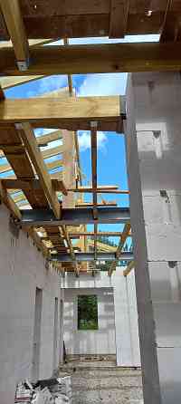 Mūrējam vienstāvu un divstāvu mājas no Aeroc (gāzbetona) blokiem. Veicam ārsienu un starpsienu... Ropaži