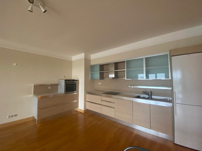 Сдается просторная 3хкомнатная квартира в многоэтажном жилом и деловом Рига - изображение 1