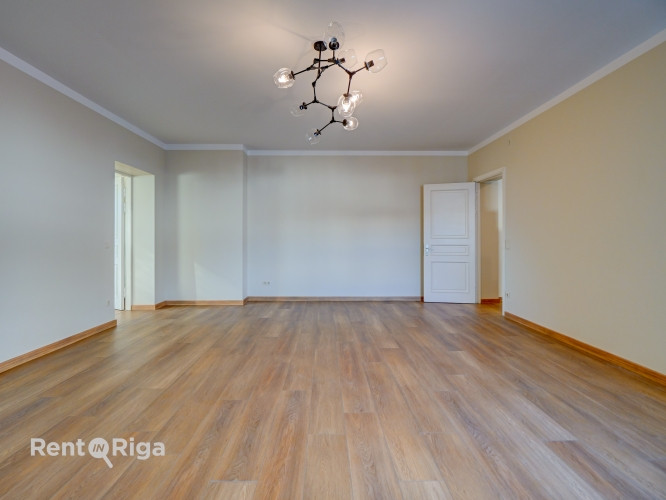 Тишина двора кажется привлекательной, когда всего в нескольких шагах можно Рига - изображение 8