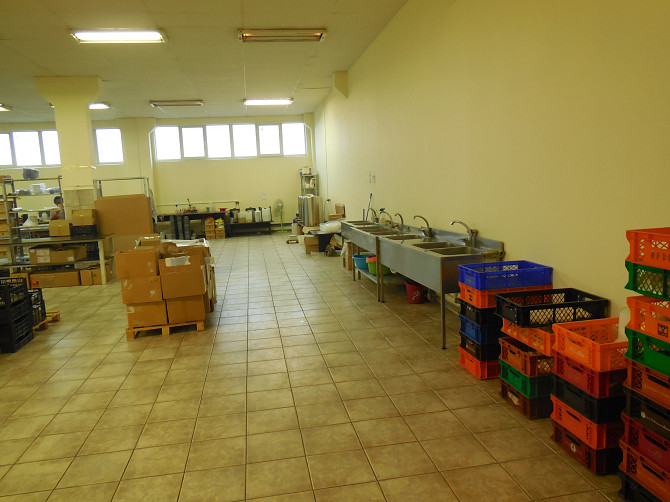 Iznomā telpas 1100 m² platībā (3 st.) ražošanai vai noliktavai (iepriekš izmantotas parfimērijas... Rīga - foto 6