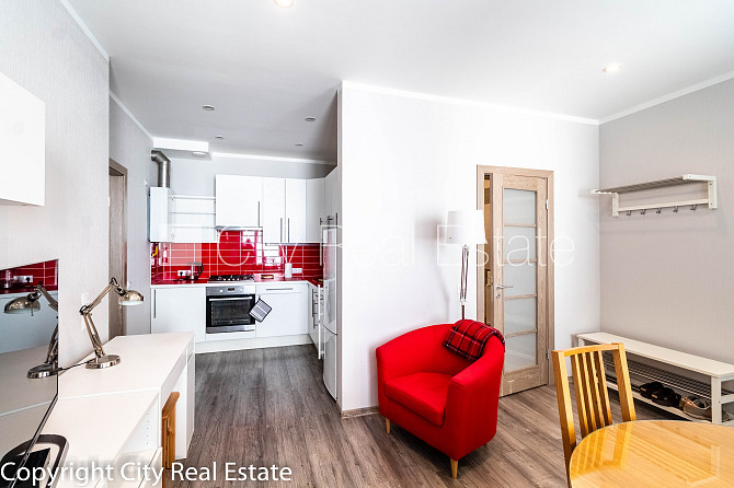 Pagalma māja, renovēta māja, labiekārtots apzaļumots pagalms, slēgts pagalms, kāpņu telpa Rīga - foto 16