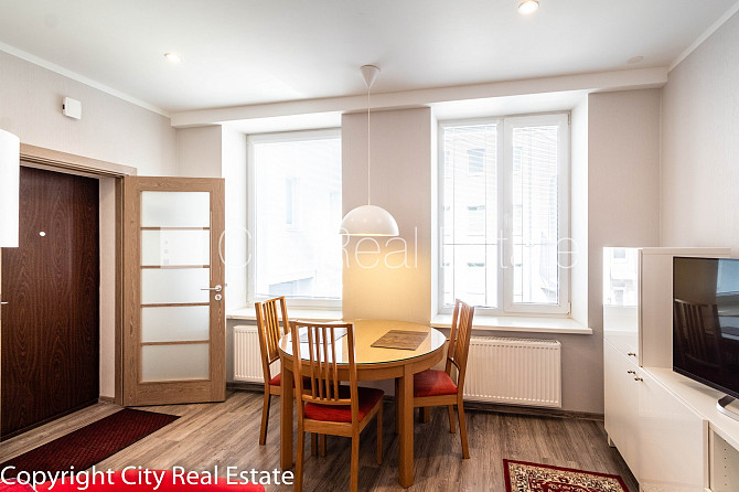 Pagalma māja, renovēta māja, labiekārtots apzaļumots pagalms, slēgts pagalms, kāpņu telpa Rīga - foto 20