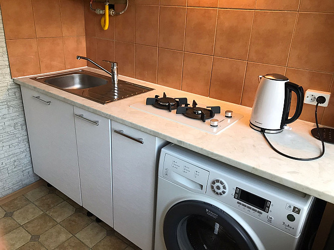 Īpašnieks izīrē kompaktu mājīgu vienistabas dzīvokli ar visām ērtībām piecstāvu ķieģeļu mūra ēkas... Rīga - foto 8