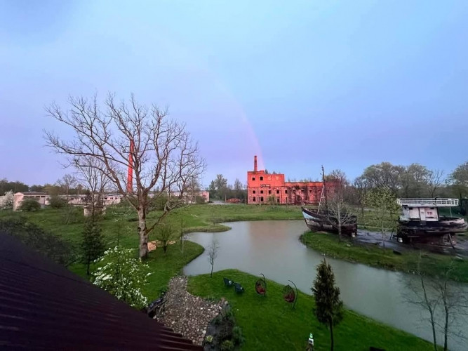 Pārdod bijušo Pāvilostas Spirta rūpnīcu Sakas upes krastā.  Zeme 3,3 ha ar vairākām ēkām. Liepāja - foto 9