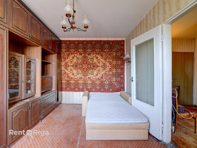 Продаётся квартира в выгодной локации с большим потенциалом.  Предлагаем Рига - изображение 1