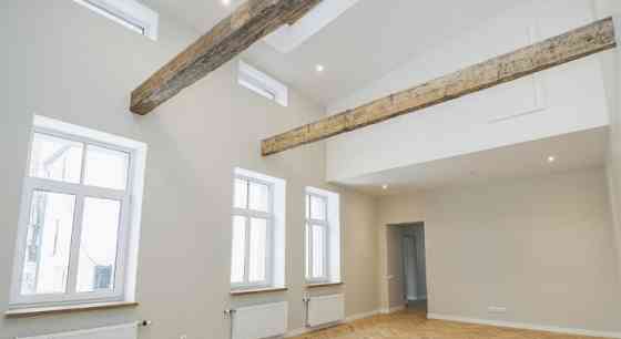 Māja Grīziņkalnā!  Pārdošanā tiek piedāvāta atsevišķi stāvoša māja ar kopējo platību 117 m pašā Rīga Rīga