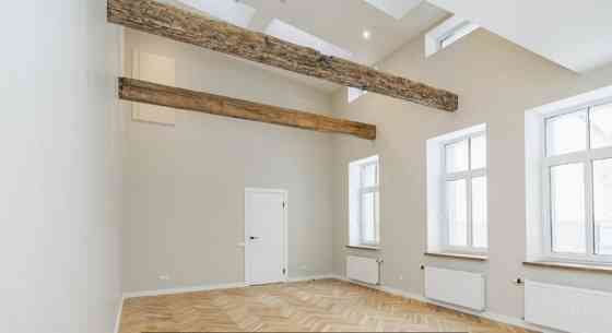 Māja Grīziņkalnā!  Pārdošanā tiek piedāvāta atsevišķi stāvoša māja ar kopējo platību 117 m pašā Rīga Rīga