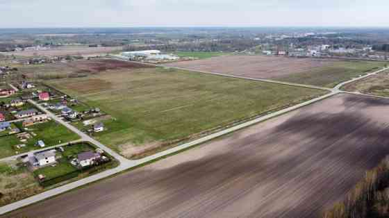 Предлагаем 1,8381 га земли под частную застройку в деревне Олайнского района - Олайне