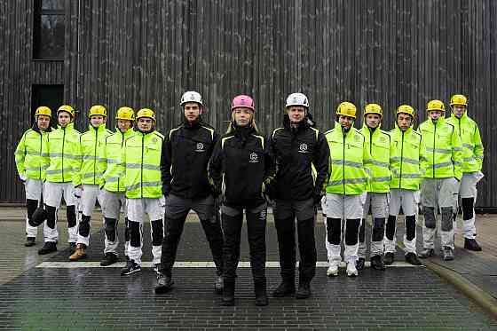 Pilna cikla iekšējās apdares un krāsošanas darbu komanda lieliem projektiem un privātmājām.... Рига