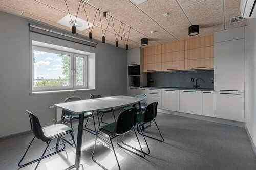 Pilna cikla iekšējās apdares un krāsošanas darbu komanda lieliem projektiem un privātmājām.... Рига