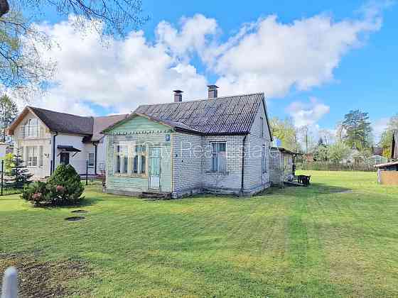 Частный дом, дача, покрытие крыши из шифера, кирпичные стены, благоустроенная Jūrmala