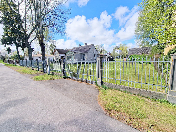 Privātmāja, vasarnīca, šīfera jumta segums, ķieģeļu mūra sienas, labiekārtota apzaļumota Jūrmala - foto 4