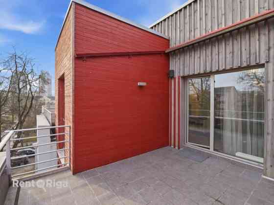 Spacious and high-quality 4-room apartment with a terrace for sale in Šampēteris.  The total interio Rīga