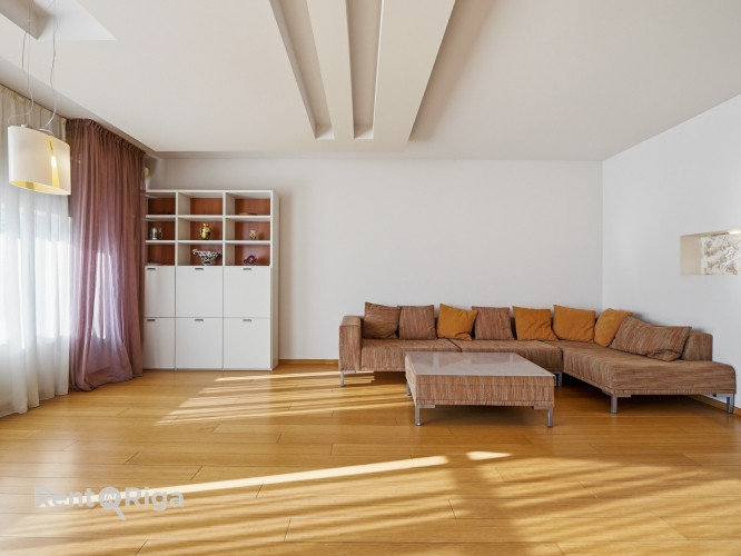 Izīrē mājīgu, siltu un gaišu 2 istabu dzīvokli Šampēterī.  Dzīvoklis atrodas ēkas 2. Rīga - foto 8