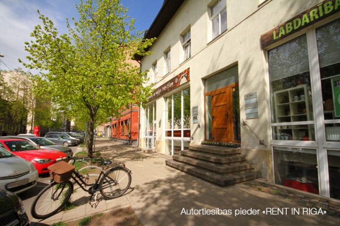 Pārdod pilnībā iznomātu namīpašumu Rīgas centrā, Stabu ielā 35  Tiek piedāvāts Rīga - foto 2