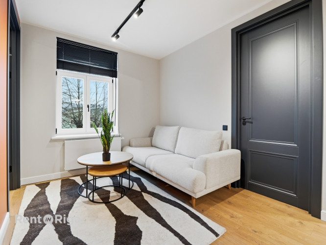 Izīrē modernu un mājīgu 3-istabu dzīvokli renovētā projektā  Augustīnes dārzs. Rīga - foto 6