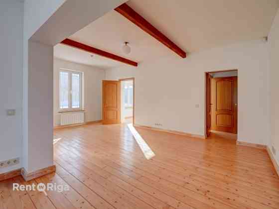 Продаётся одноэтажный дом с земельным участком в самом сердце Юрмалы, в Майори. Юрмала