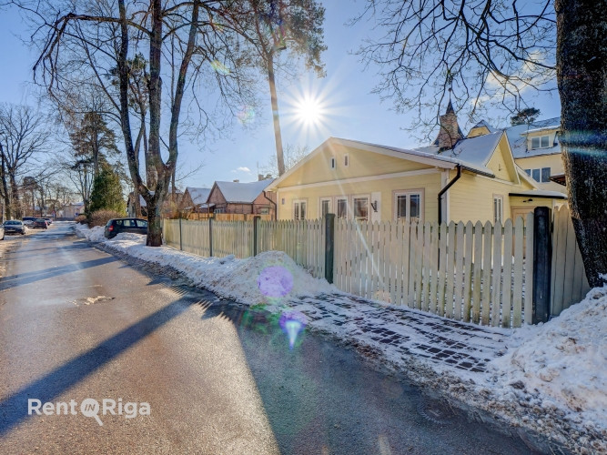 Продаётся одноэтажный дом с земельным участком в самом сердце Юрмалы, в Майори. Юрмала - изображение 1