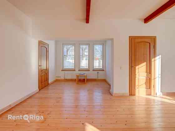 Продаётся одноэтажный дом с земельным участком в самом сердце Юрмалы, в Майори. Jūrmala