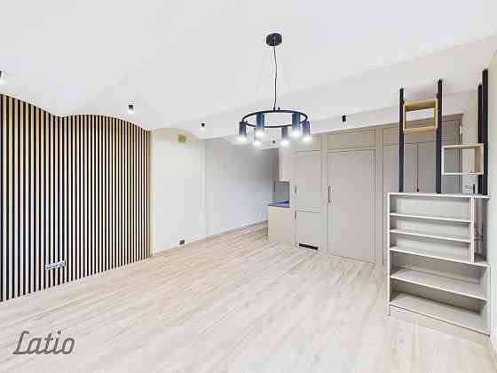 Moderns 2 istabu dzīvoklis Rīgas centrā  blakus parkiem, ar privātu autostāvvietu.
Tikko pabeigts pi Рига