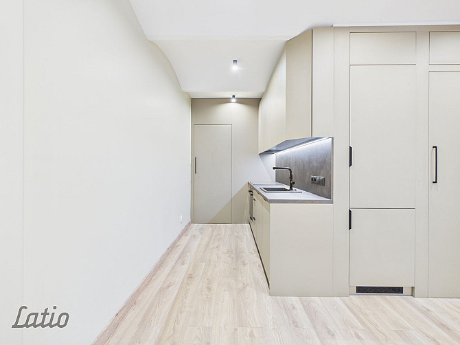 Moderns 2 istabu dzīvoklis Rīgas centrā  blakus parkiem, ar privātu autostāvvietu.
Tikko Rīga - foto 8