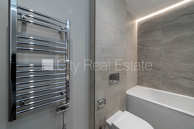 Jaunceltne, energo efektīva māja, iežogota teritorija, ieeja no ielas, pagalmā bērnu spēļu Rīga - foto 12