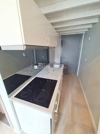 Fasādes māja, renovēta māja, slēgts pagalms, ieeja no ielas, kāpņu telpa pēc kosmētiskā Rīga - foto 5