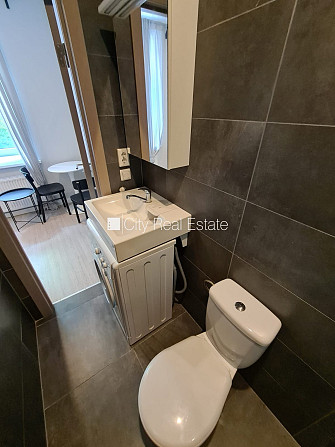 Fasādes māja, renovēta māja, slēgts pagalms, ieeja no ielas, kāpņu telpa pēc kosmētiskā Rīga - foto 9