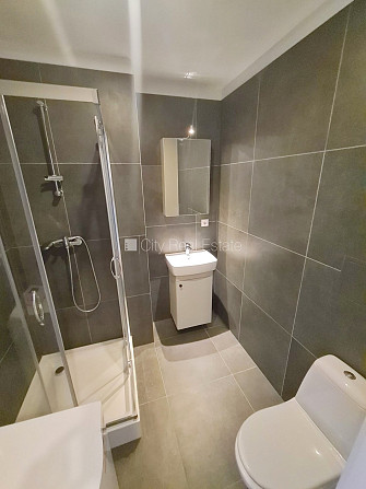 Pagalma ēka, renovēta māja, slēgts pagalms, ieeja no ielas un pagalma, kāpņu telpa pēc Rīga - foto 14