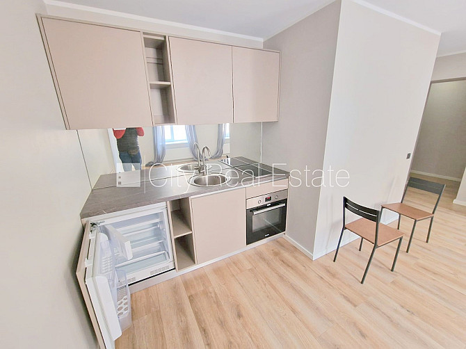 Pagalma ēka, renovēta māja, slēgts pagalms, ieeja no ielas un pagalma, kāpņu telpa pēc Rīga - foto 4