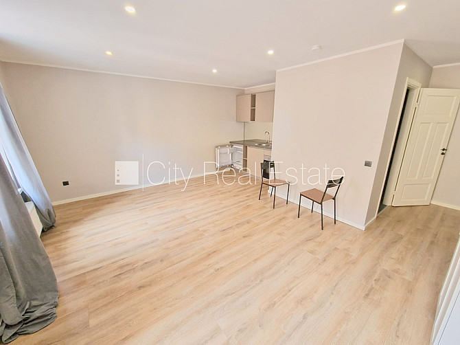 Pagalma ēka, renovēta māja, slēgts pagalms, ieeja no ielas un pagalma, kāpņu telpa pēc Rīga - foto 10