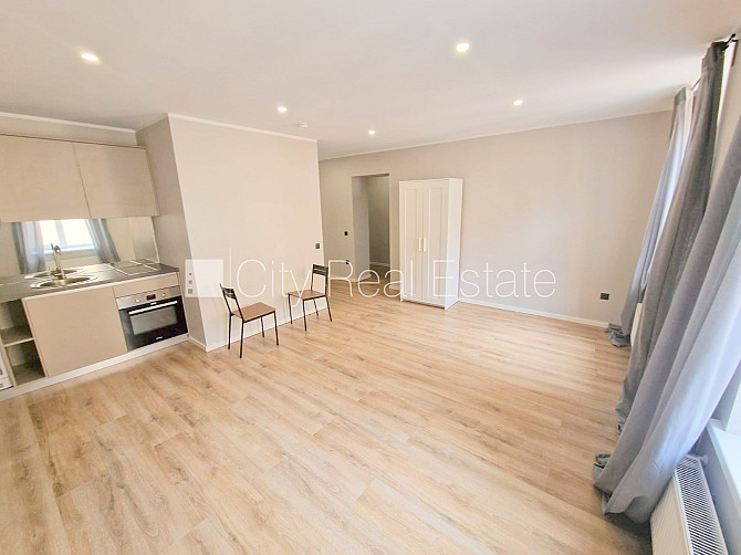 Pagalma ēka, renovēta māja, slēgts pagalms, ieeja no ielas un pagalma, kāpņu telpa pēc Rīga - foto 2